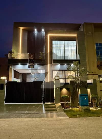 BRAND NEW 5 MARLA MODERN DESIGN BUNGALOW IS AVAILABLE IN THE BEST BLOCK OF DHA PHASE 9 TOWN LAHORE.
