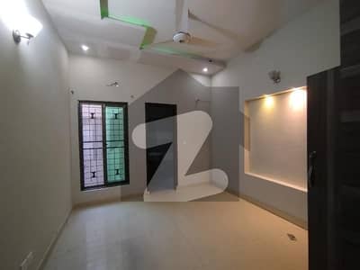 جوہر ٹاؤن فیز 2 جوہر ٹاؤن,لاہور میں 2 کمروں کا 12 مرلہ زیریں پورشن 1.2 لاکھ میں کرایہ پر دستیاب ہے۔