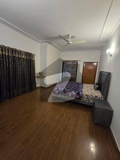 صدر کینٹ,لاہور میں 4 کمروں کا 7 مرلہ مکان 3.8 کروڑ میں برائے فروخت۔