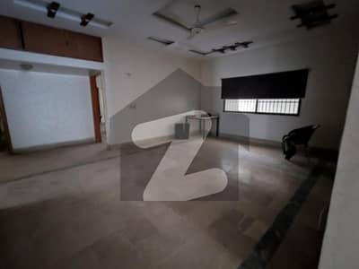 گلشن اقبال - بلاک 10-اے گلشنِ اقبال,گلشنِ اقبال ٹاؤن,کراچی میں 4 کمروں کا 16 مرلہ زیریں پورشن 1.3 لاکھ میں کرایہ پر دستیاب ہے۔