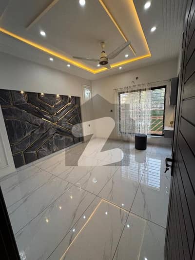 10 MARLA BRAND NEW LUXURY HOUSE FOR SALE 10 MARLA BRAND NEW LUXURY HOUSE FOR SALE