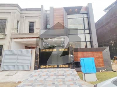 4 Bedroom 5 Marla Facing Park House In Lake City 4 Bedroom 5 Marla Facing Park House In Lake City