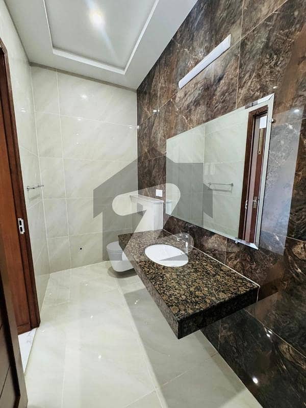 BEAUTIFUL LOCATION UPPER PORTION FOR RENT BEAUTIFUL LOCATION UPPER PORTION FOR RENT