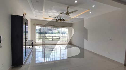 بحریہ ٹاؤن فیز 7 بحریہ ٹاؤن راولپنڈی,راولپنڈی میں 3 کمروں کا 1 کنال بالائی پورشن 1.0 لاکھ میں کرایہ پر دستیاب ہے۔