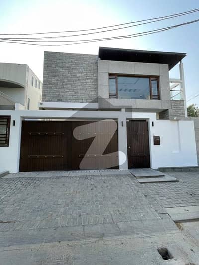 ڈی ایچ اے فیز 8 ڈی ایچ اے ڈیفینس,کراچی میں 5 کمروں کا 1 کنال مکان 19.0 کروڑ میں برائے فروخت۔