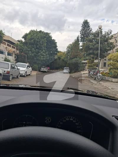 ایف ۔ 11/4 ایف ۔ 11,اسلام آباد میں 2 کنال رہائشی پلاٹ 30.0 کروڑ میں برائے فروخت۔