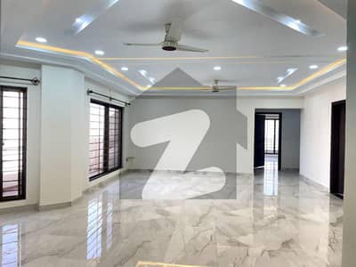 عسکری 6 پشاور میں 4 کمروں کا 13 مرلہ فلیٹ 3.3 کروڑ میں برائے فروخت۔