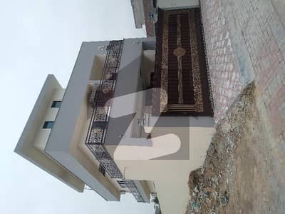 ٹاپ سٹی 1 - بلاک اے ٹاپ سٹی 1,اسلام آباد میں 4 کمروں کا 10 مرلہ مکان 4.1 کروڑ میں برائے فروخت۔