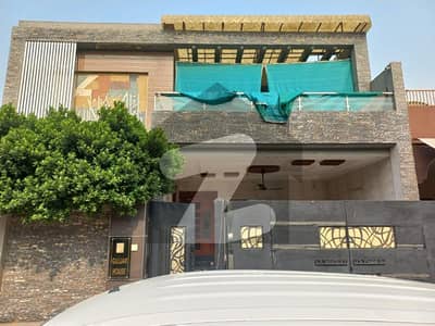 عسکری 9 عسکری,لاہور میں 3 کمروں کا 12 مرلہ مکان 2.3 لاکھ میں کرایہ پر دستیاب ہے۔