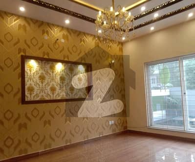 House Sized 10 Marla Available In Bahria Town - Sector C