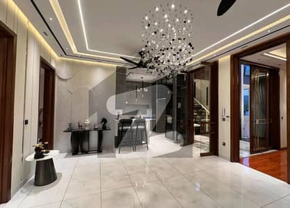 Ready To Buy A House 10 Marla In Bahria Town - Sector E