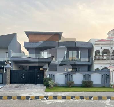 واپڈا ٹاؤن فیز 1 واپڈا ٹاؤن,ملتان میں 6 کمروں کا 1 کنال مکان 5.0 کروڑ میں برائے فروخت۔