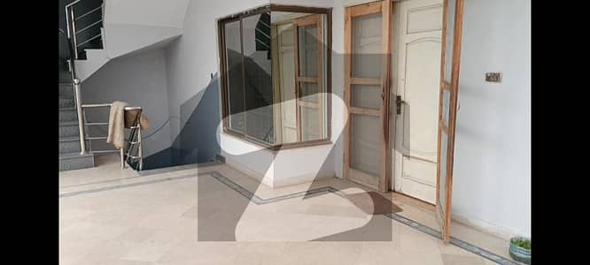 گلریز ہاؤسنگ سوسائٹی فیز 2 گلریز ہاؤسنگ سکیم,راولپنڈی میں 11 کمروں کا 1 کنال مکان 6.5 کروڑ میں برائے فروخت۔