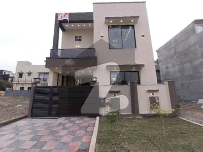 Brand New 5 Marla House Available In Bahria Town Phase 8 - Block M For sale