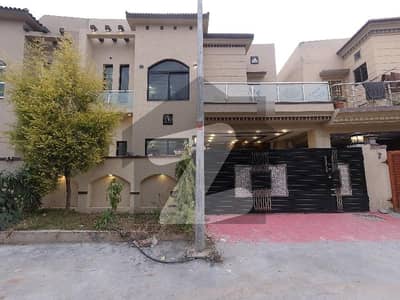 Prime Location 8 Marla House In Bahria Town Phase 8 - Abu Bakar Block Best Option