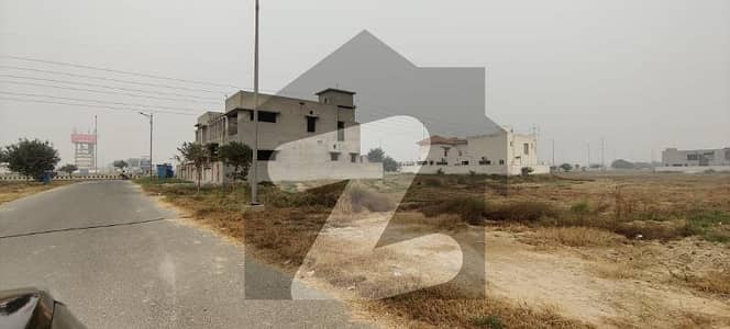 ڈی ایچ اے فیز 7 - بلاک وائے فیز 7,ڈیفنس (ڈی ایچ اے),لاہور میں 1 کنال رہائشی پلاٹ 4.1 کروڑ میں برائے فروخت۔