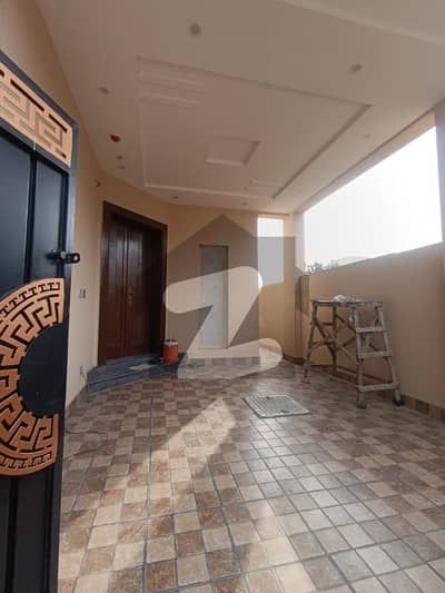 ڈی ایچ اے 9 ٹاؤن ڈیفنس (ڈی ایچ اے),لاہور میں 3 کمروں کا 5 مرلہ مکان 2.0 کروڑ میں برائے فروخت۔