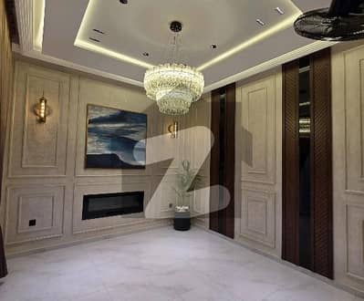 بحریہ ٹاؤن سیکٹر سی بحریہ ٹاؤن,لاہور میں 3 کمروں کا 5 مرلہ مکان 1.8 کروڑ میں برائے فروخت۔