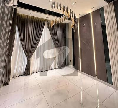 بحریہ ٹاؤن سیکٹر سی بحریہ ٹاؤن,لاہور میں 3 کمروں کا 1 مرلہ مکان 2.2 کروڑ میں برائے فروخت۔