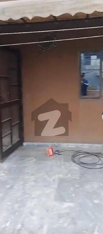 Allama Iqbal Town 10 Marla Upper Portion For Rent