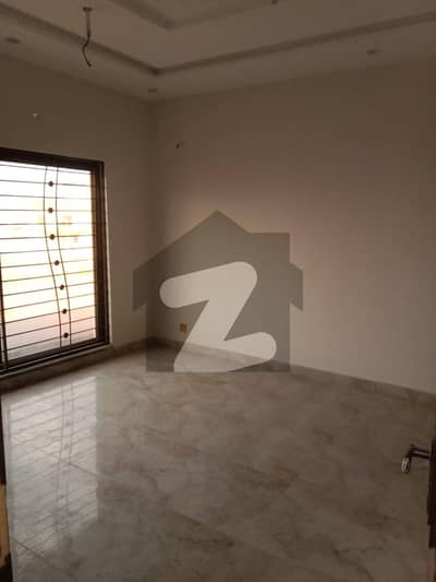 10 Marla House Available For Rent