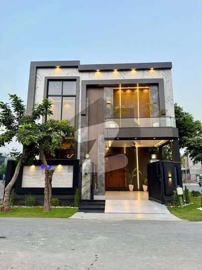 5 MARLA BRAND NEW CORNER DESIGNER HOUSE FOR SALE NEAR TO PARK