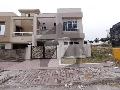On Excellent Location House Sized 5 Marla Is Available For sale In Bahria Town Phase 8 - Block M
