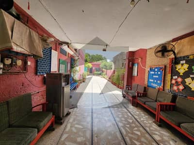 ماڈل ٹاؤن لاہور میں 4 کنال عمارت 35.0 کروڑ میں برائے فروخت۔