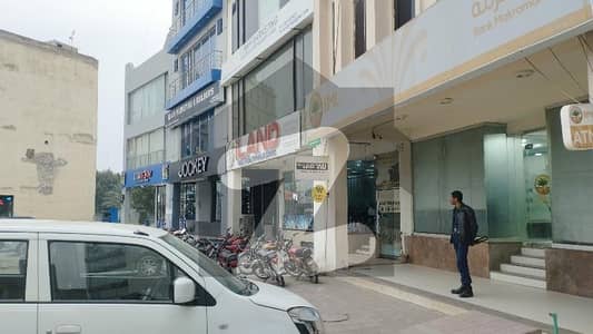 بحریہ ٹاؤن سیکٹر سی بحریہ ٹاؤن,لاہور میں 5 مرلہ دکان 1.75 لاکھ میں کرایہ پر دستیاب ہے۔