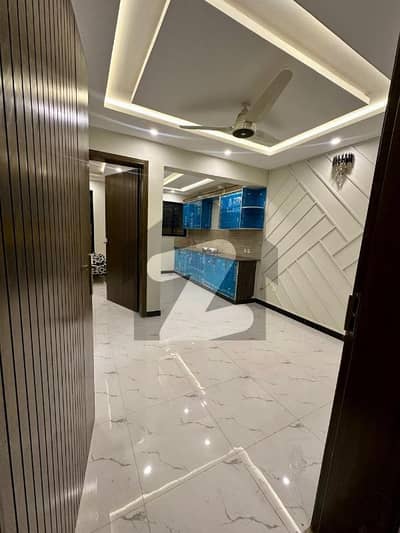 آئی ۔ 10 اسلام آباد میں 4 کمروں کا 4 مرلہ مکان 3.5 کروڑ میں برائے فروخت۔