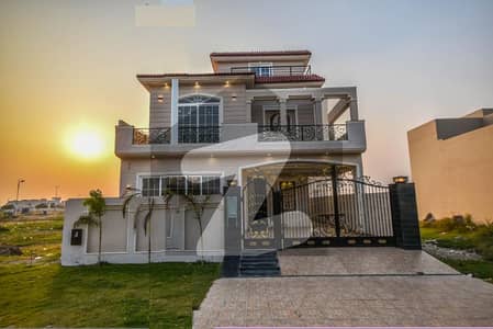 10 MARLA BRAND NEW SPANISH VILLA FOR SALE