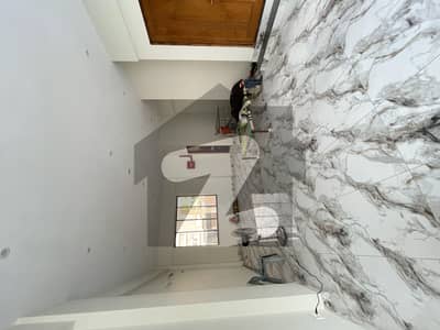 ذوالفقار کمرشل ایریا ڈی ایچ اے فیز 8,ڈی ایچ اے ڈیفینس,کراچی میں 4 مرلہ دکان 3.5 لاکھ میں کرایہ پر دستیاب ہے۔