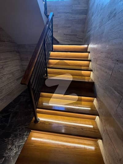 جناح گارڈنز فیز 1 جناح گارڈنز,ایف ای سی ایچ ایس,اسلام آباد میں 7 کمروں کا 7 مرلہ مکان 3.5 کروڑ میں برائے فروخت۔