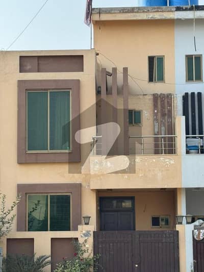 ریحان گارڈن فیز 2 ریحان گارڈن,لاہور میں 3 کمروں کا 3 مرلہ مکان 90.0 لاکھ میں برائے فروخت۔