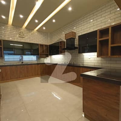 بحریہ ٹاؤن فیز 8 ۔ بلاک اے بحریہ ٹاؤن فیز 8,بحریہ ٹاؤن راولپنڈی,راولپنڈی میں 6 کمروں کا 1 کنال مکان 8.65 کروڑ میں برائے فروخت۔