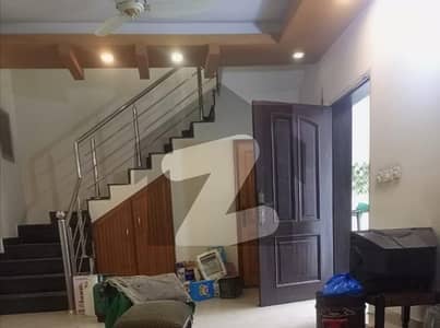 گلبرگ 2 گلبرگ,لاہور میں 3 کمروں کا 6 مرلہ مکان 1.5 لاکھ میں کرایہ پر دستیاب ہے۔