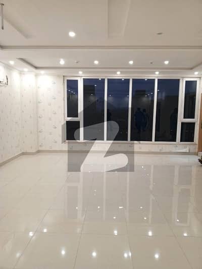4 Marla commercial floor available for Rent in DHA phase 4