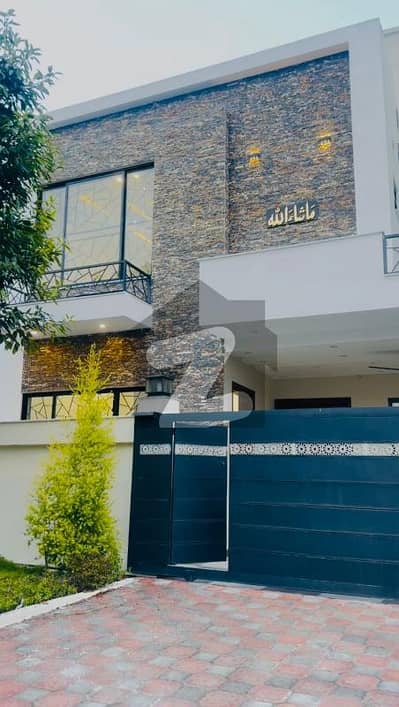 Beautiful Brand New 9 Marla House in I Block