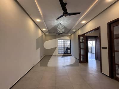 10 Marla Designer Extra Land House Double Unit With Gas Available For Sale. 320 DM.