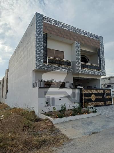 ممتاز سٹی - چناب بلاک ممتاز سٹی,اسلام آباد میں 6 کمروں کا 8 مرلہ مکان 2.95 کروڑ میں برائے فروخت۔