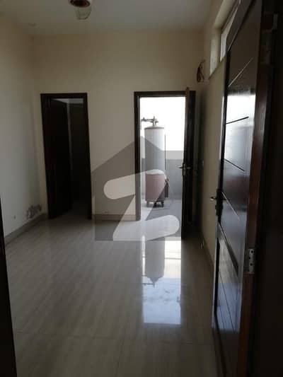 ڈی ایچ اے فیز 7 - بلاک ایس فیز 7,ڈیفنس (ڈی ایچ اے),لاہور میں 3 کمروں کا 1 کنال بالائی پورشن 1.25 لاکھ میں کرایہ پر دستیاب ہے۔ ڈی ایچ اے فیز 7 - بلاک ایس فیز 7,ڈیفنس (ڈی ایچ اے),لاہور میں 3 کمروں کا 1 کنال بالائی پورشن 1.25 لاکھ میں کرایہ پر دستیاب ہے۔