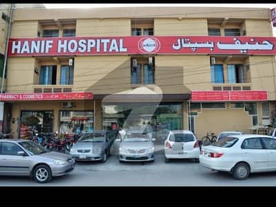 اصغر مال روڈ راولپنڈی میں 11 کمروں کا 1 کنال عمارت 50.0 کروڑ میں برائے فروخت۔