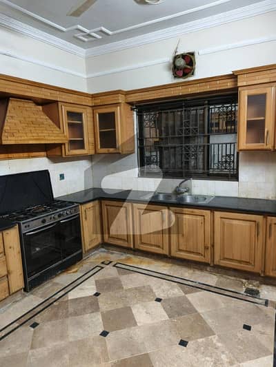 جی ۔ 13 اسلام آباد میں 3 کمروں کا 14 مرلہ زیریں پورشن 1.35 لاکھ میں کرایہ پر دستیاب ہے۔