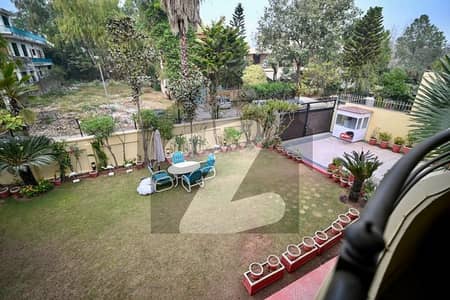 ایف ۔ 11 اسلام آباد میں 7 کمروں کا 2 کنال مکان 8.7 لاکھ میں کرایہ پر دستیاب ہے۔