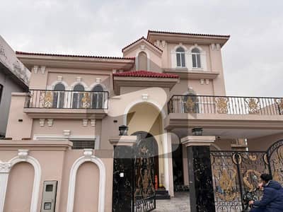 1 Kanal Design House For Rent