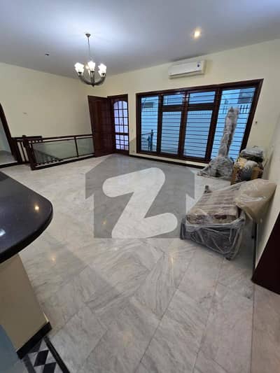 ڈی ایچ اے فیز 8 ڈی ایچ اے ڈیفینس,کراچی میں 6 کمروں کا 1 کنال مکان 14.0 کروڑ میں برائے فروخت۔