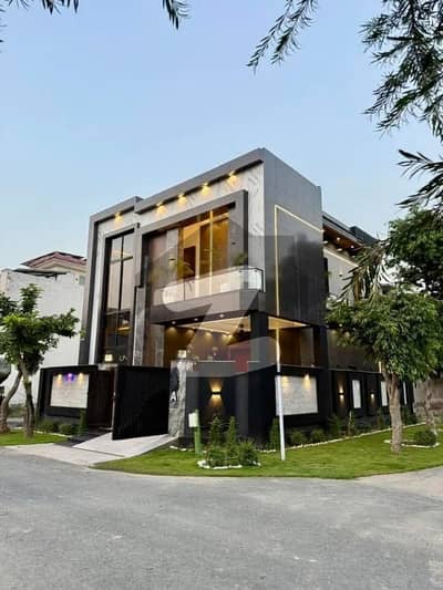 Extra Modern Design Luxury House For Rent