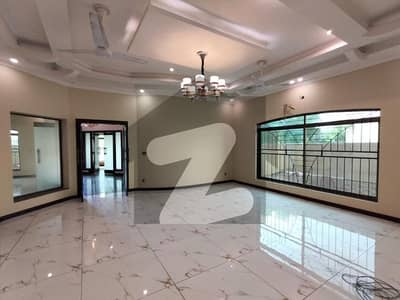 Full Basement 01 Kanal Modern Design House For Rent In DHA Phase 5 Lahore.