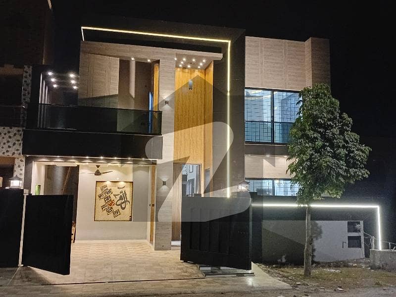 الجلیل گارڈن لاہور میں 6 کمروں کا 10 مرلہ مکان 3.0 کروڑ میں برائے فروخت۔ الجلیل گارڈن لاہور میں 6 کمروں کا 10 مرلہ مکان 3.0 کروڑ میں برائے فروخت۔