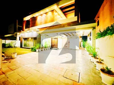 ڈی ایچ اے فیز 3 ڈیفنس (ڈی ایچ اے),لاہور میں 5 کمروں کا 1 کنال مکان 2.3 لاکھ میں کرایہ پر دستیاب ہے۔ ڈی ایچ اے فیز 3 ڈیفنس (ڈی ایچ اے),لاہور میں 5 کمروں کا 1 کنال مکان 2.3 لاکھ میں کرایہ پر دستیاب ہے۔